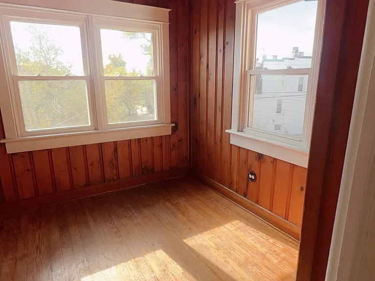 2307 Windsor Ave — Photo 17