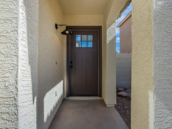 5th image of 404 E ANASTASIA Street
