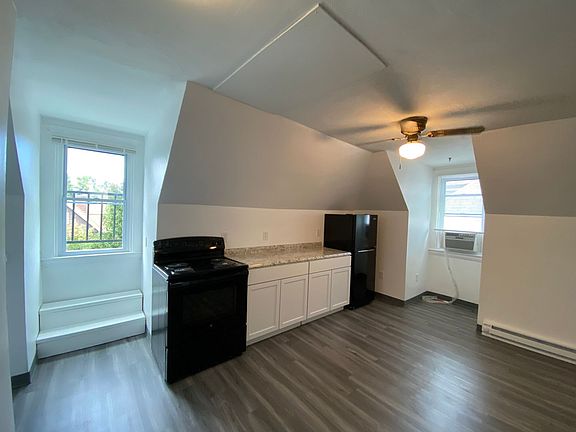 3rd image of 130 S Bryant Ave APT 3