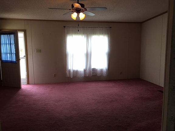 3rd image of 814 Bel Aire Ln