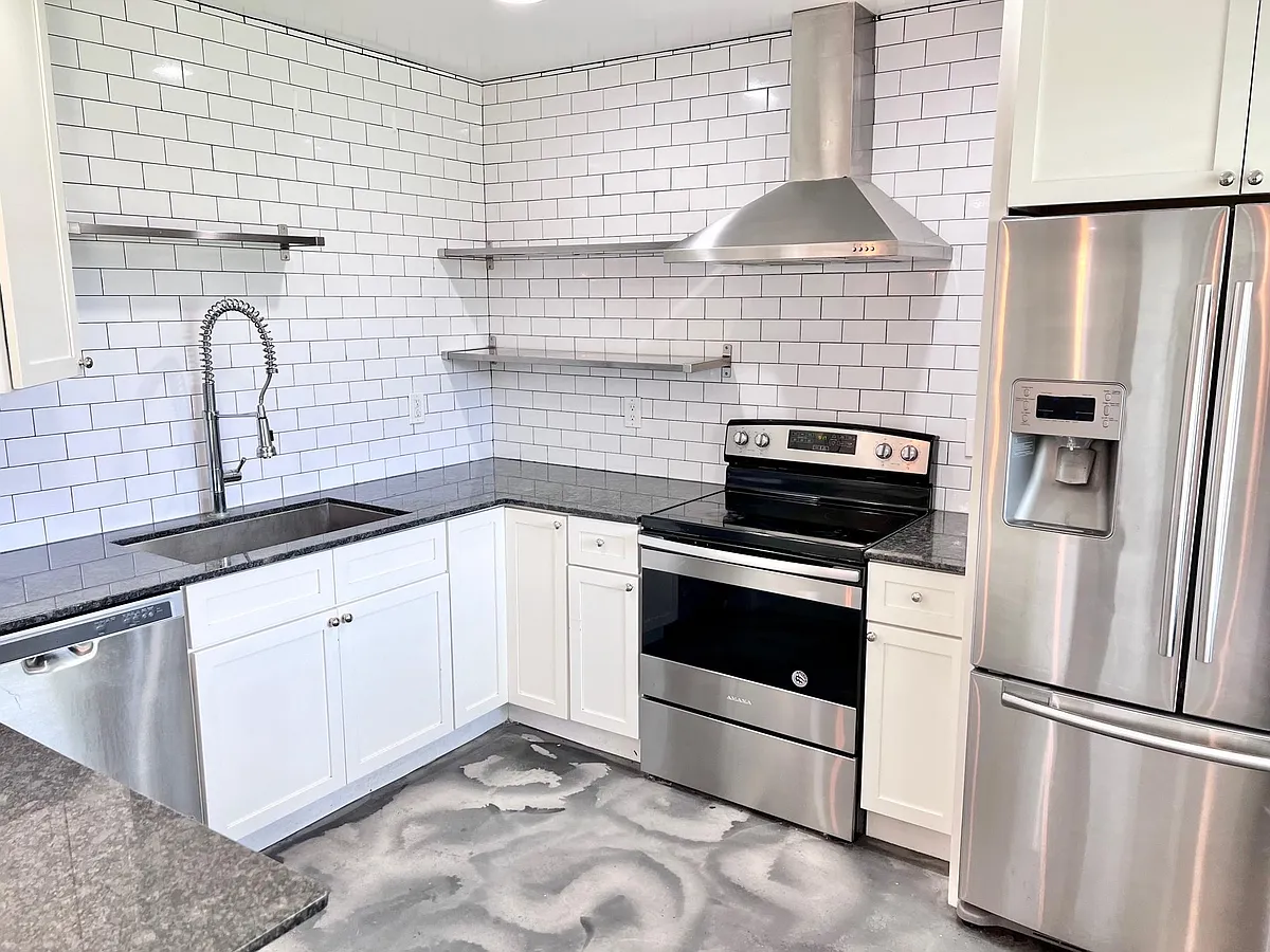 Building Photo - 3212 N 37th St #9
