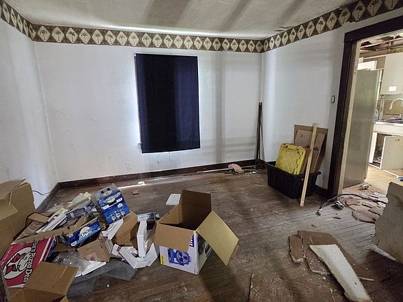4th image of 1621 Boundary St
