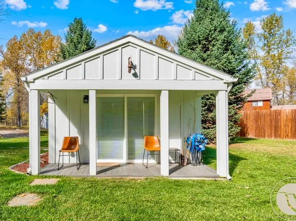 32 Wagon Wheel Ln, Red Lodge, MT 59068