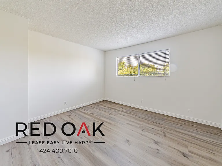 10741 Moorpark St #27 — Photo 15