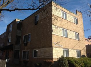 1020 W Washington Blvd #2B, Oak Park, IL 60302