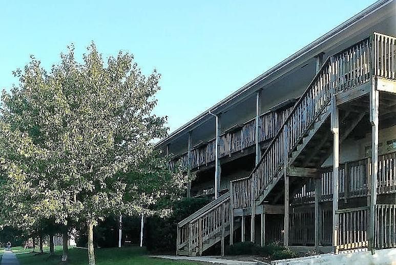 1st image of 2216 Dinsmore Dr #Jutnj8m2q