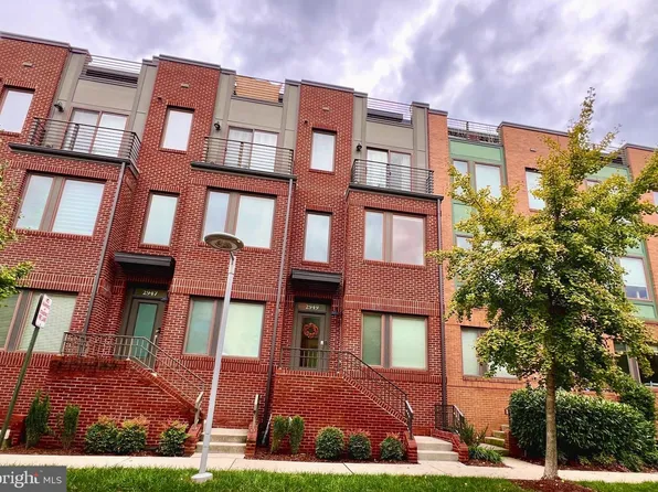 2949 Stella Blue Ln, Fairfax, VA 22031