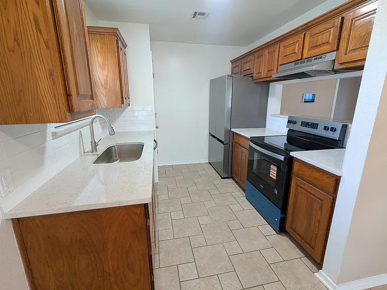 2708 Forrest Cir — Photo 10