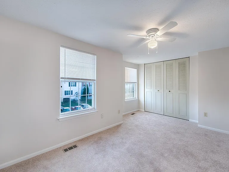 1018 Pirates Ct — Photo 16