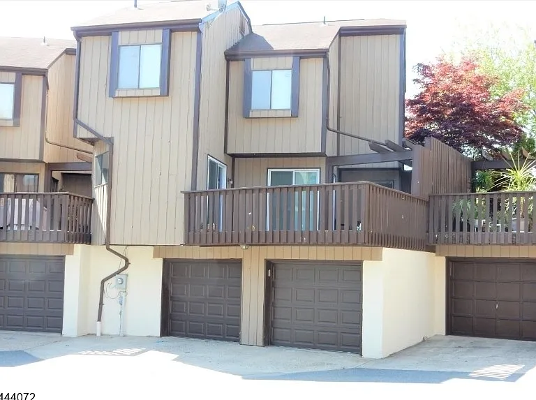 51 Edinborough Ct — Photo 25