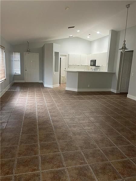 1st image of 4432 Dogwood Cir #4432