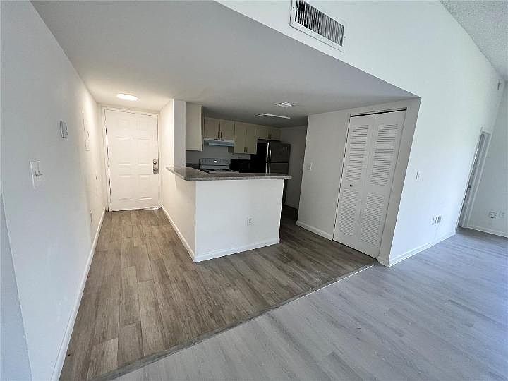 1st image of 9917 Nob Hill Ct #9878