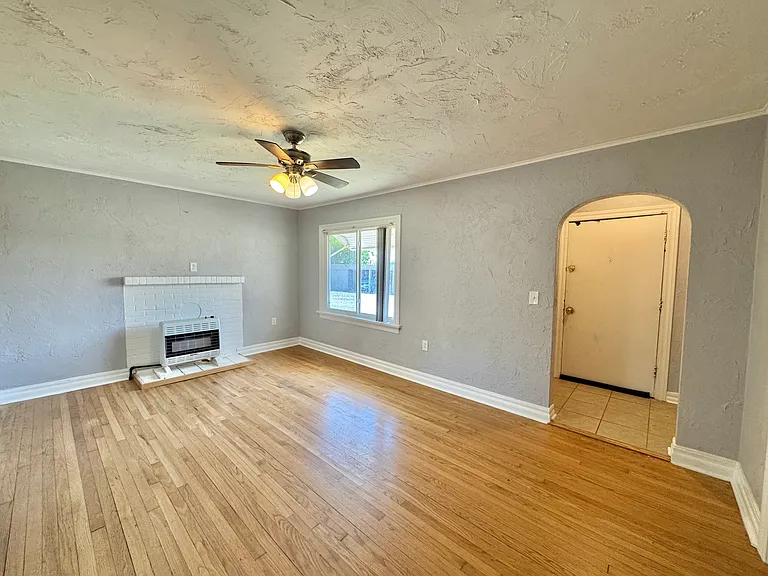6005 NW 32nd St — Photo 9