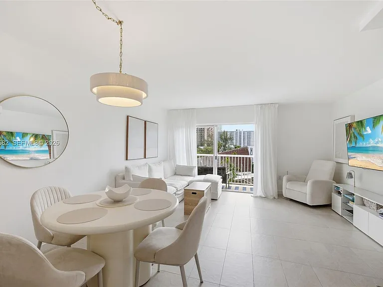 17800 Atlantic Blvd #Penthouse 3 — Photo 21