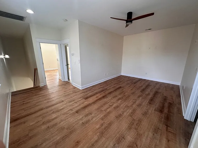 754 Murray Ave — Photo 28