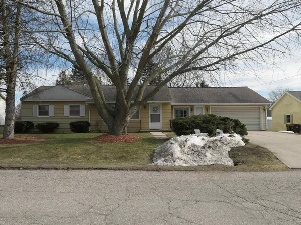 621 S East St, Saint Louis, MI 48880