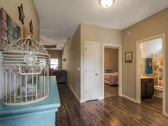 2nd image of 3344 Tourmaline Dr