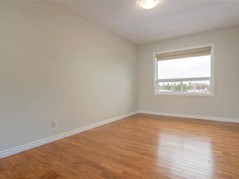 145 Notre Dame Ave — Photo 15