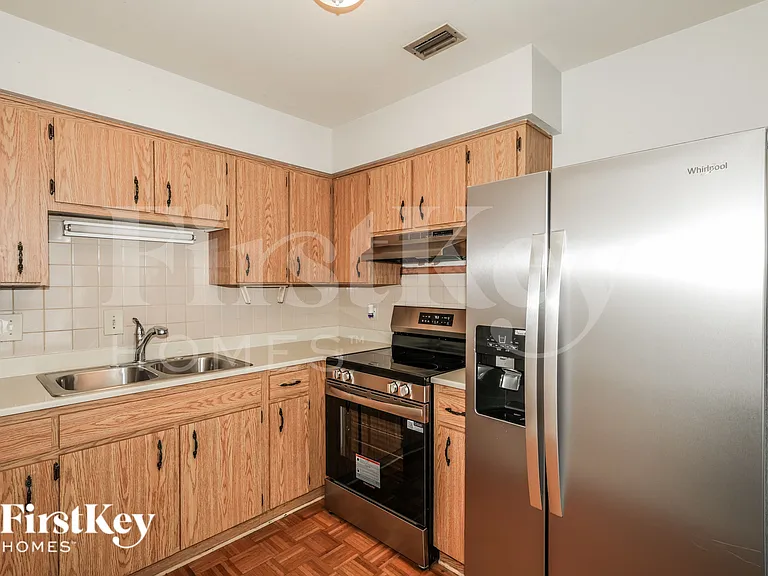 6807 S Cortez Ave — Photo 8