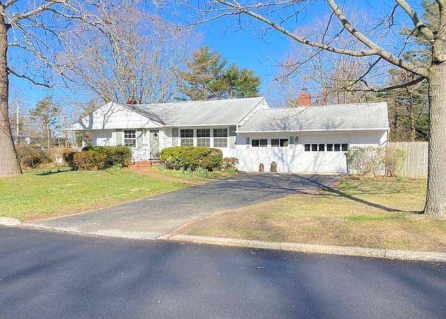 1st image of 51 Old Town Ln