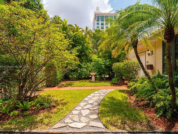 3rd image of 410 Alhambra Cir