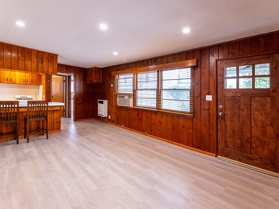 Large spacious living room