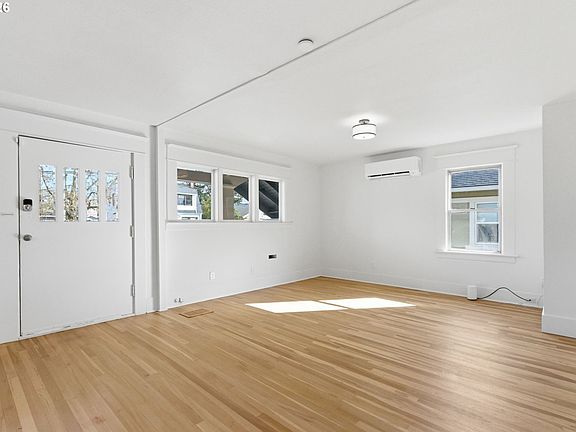 4th image of 2945 NE 57th Ave