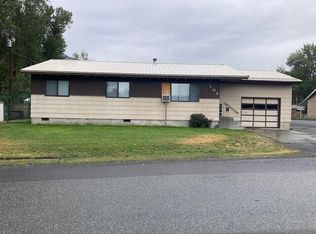 102 Nugget St, Canyon City, OR 97820
