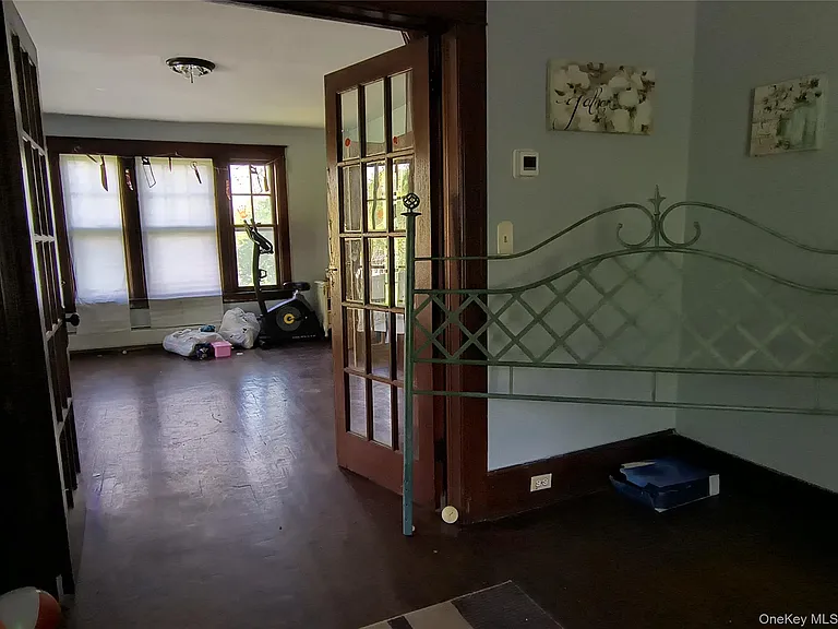 210 Manchester Rd — Photo 11