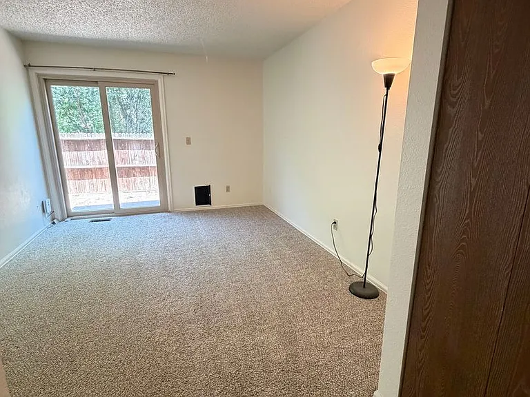 830 London Green Way — Photo 9