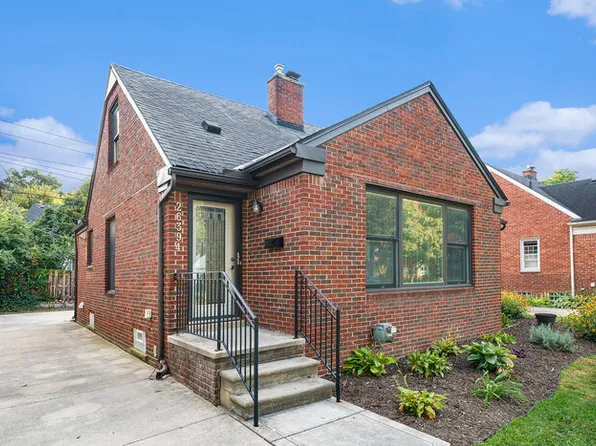 26394 Humber St, Huntington Woods, MI 48070