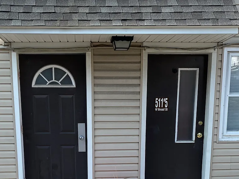 511 W Broad St #6 — Photo 15