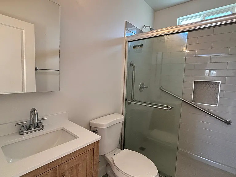 6210 Winona Ave — Photo 11