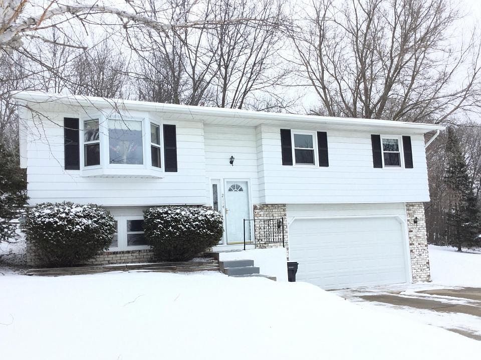 1st image of 2114 Kensington Dr