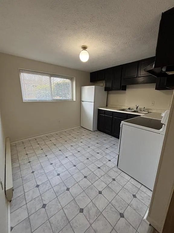 Building Photo - 211 Dodge Dr #B2