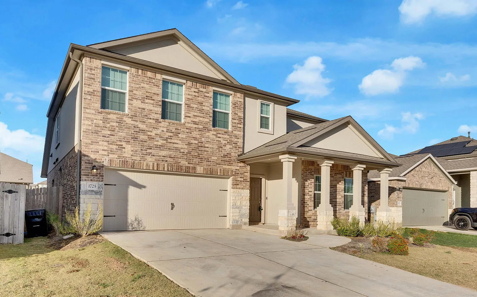 4 bed, 2.5 bath, 2543 sqft, $2,400 — Photo 1