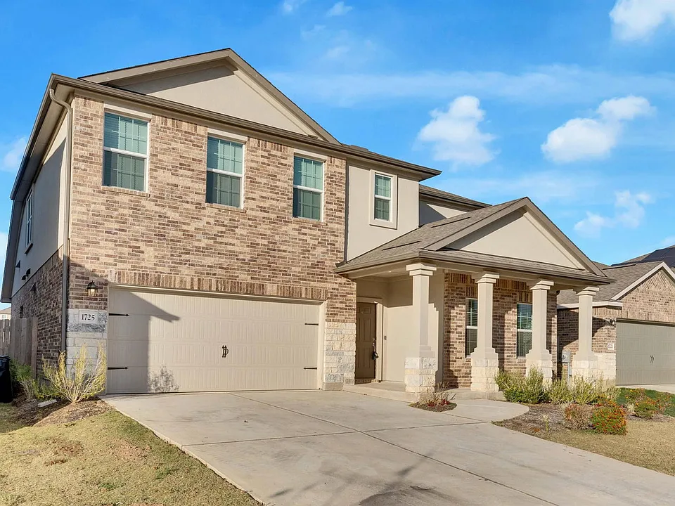 1725 Devine Lake Bnd