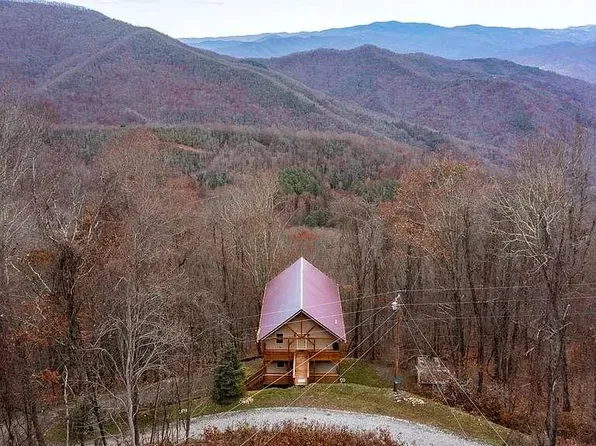 2558 Conley Mountain Assoc Rd, Whittier, NC 28789