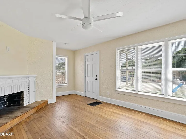 725 N Peninsula Dr #1 — Photo 5