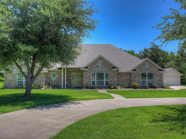 408 Briarwood Trl, Sulphur Springs, TX 75482