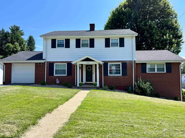 1696 Mary Lou Retton Dr, Fairmont, WV 26554