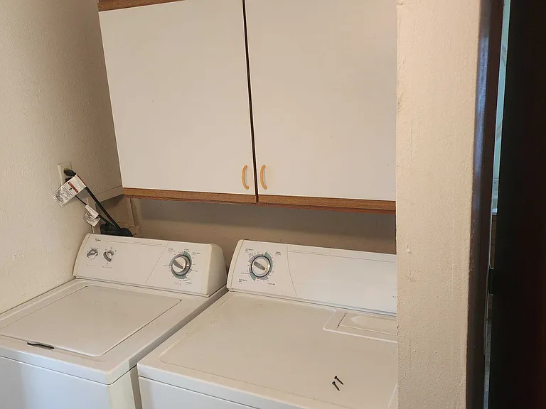614 W Sweet Ave — Photo 10