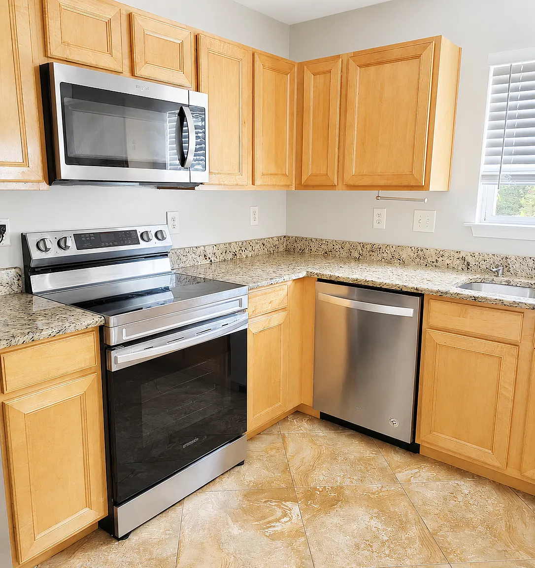4 bed, 2.5 bath, 2127 sqft, $2,450 — Photo 4