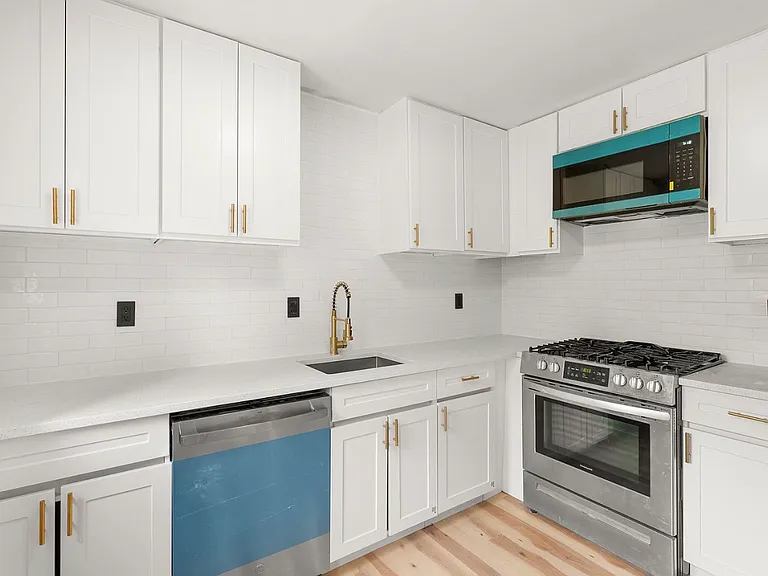 577 Brook Rd — Photo 6