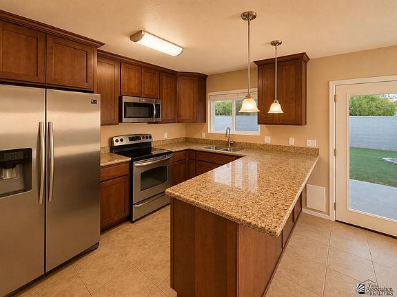 3rd image of 2939 W 21st Ln