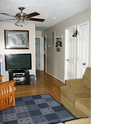 4th image of 4700 Valencia Pl