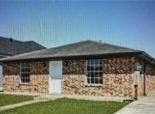 8513 Regiment Dr, Chalmette, LA 70043