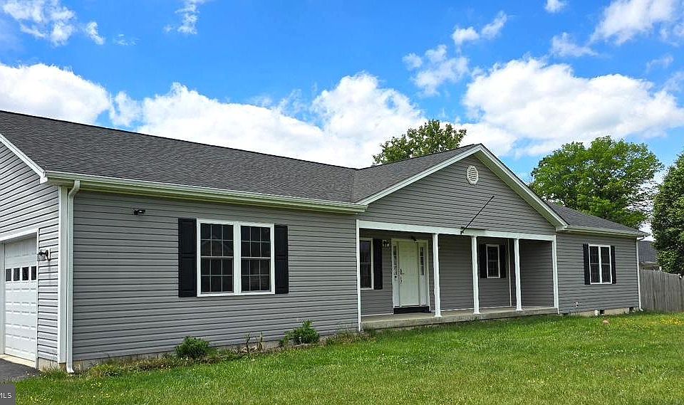 1st image of 300 Park Rd