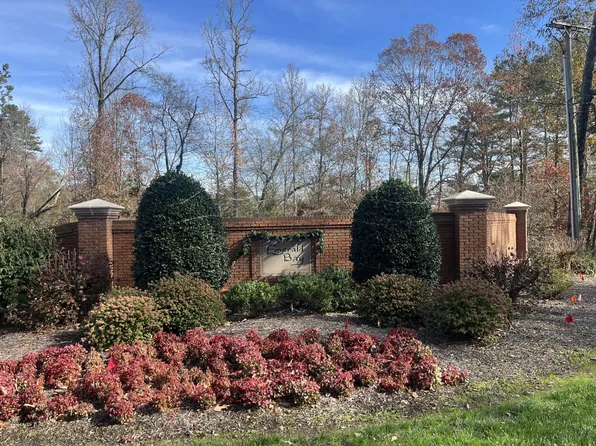 1418 Emerald Pointe Dr, Soddy Daisy, TN 37379