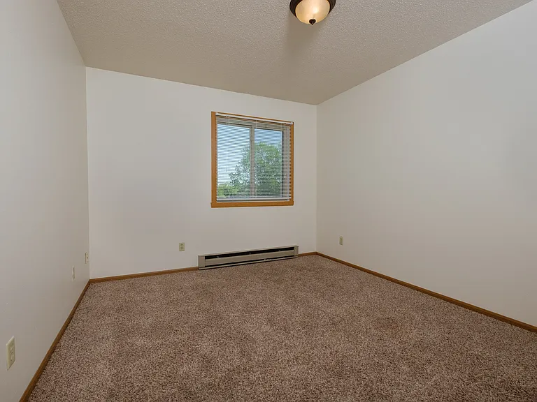 Fargo, ND Southwind Apartments | Bedroom